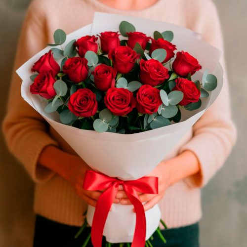 Монобукет из роз «Бордовая магия»